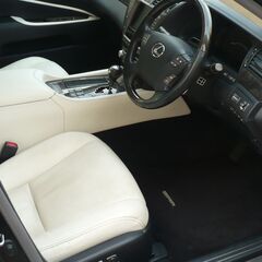 ★美車★22年式★LS600hLバージョンUZ★４人乗り★純正ナビ★白本革★サンルーフ★ナイトビュー★車検7年3月の画像