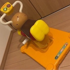 希少品❤️ボタン付きアンパンマン の乗り物の画像
