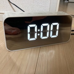 置き時計(ニトリ製)