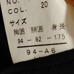 夏用メンズスーツ上下の画像