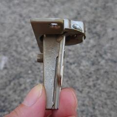 中古のスライド丁番の画像