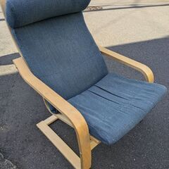 IKEA のPOANG ポエング とってもリラックスしますよ。