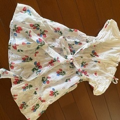 女児100サイズ難あり無料苺柄ワンピースの画像