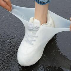 シューズカバー レインブーツ シリコン ゴム 雨の日 靴カバー 梅雨 防水 黒 ブラック フリーサイズの画像