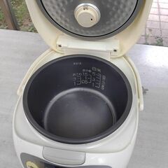 象印 マイコン炊飯ジャー　5.5合炊きの画像