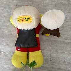 ふりふりアンパンマンとまたがれるアンパンマンの画像