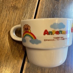 アンパンマンの陶器のマグカップの画像