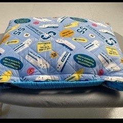 未使用！ 背もたれにもつけれる最新式　防災頭巾  幼稚園　椅子 小学校 　の画像