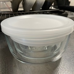 IKEA 蓋付きガラス容器 3個セットの画像