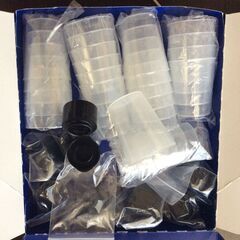 プラスチック製　①ビン用の注ぎ口キャップ８個　②50㏄カップ２５個