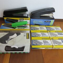 【未使用】大型ステープラー３セット＋おまけ【ばら売可】の画像