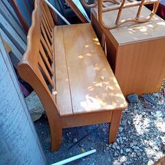 木製ベンチの画像