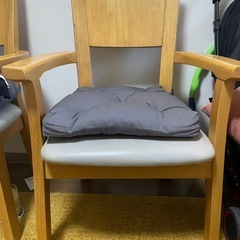 ダイニングチェア クッション付き4脚セット