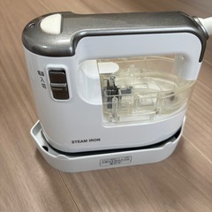 アイリスオーヤマ　衣類用スチーマー