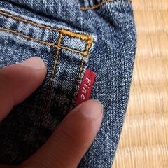 子供服ジーンズの画像