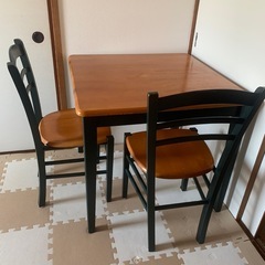 二人用のダイニングテーブルセット