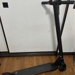 黒色電動スクーター