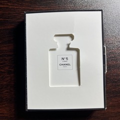 値下げ！特別限定品 シャネル No5ロー オードゥトワレット 1.5ml サンプル 香水の画像