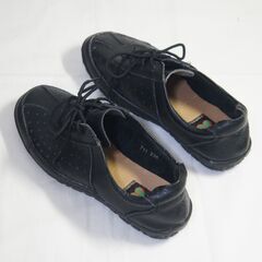 【最終値下げ】ウォーキングシューズ レディース ゴールデンフット23.5の画像