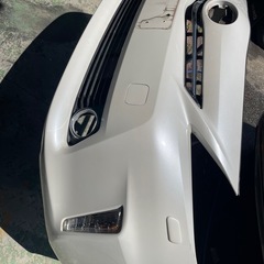 プリウスα 前期　フロント　バンパー　の画像