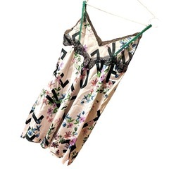 【新品未使用】ヴィクトリアシークレット❤ネグリジェ　下着　サテンの画像