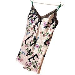【新品未使用】ヴィクトリアシークレット❤ネグリジェ　下着　サテンの画像