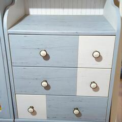 フレンチシャビー風チェスト　2点セットの画像