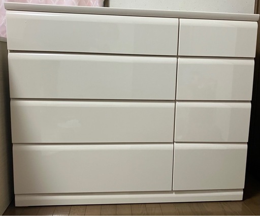収納家具、タンス、白、ピアノ調