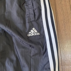 adidas ウインドウブレーカー　下　120の画像