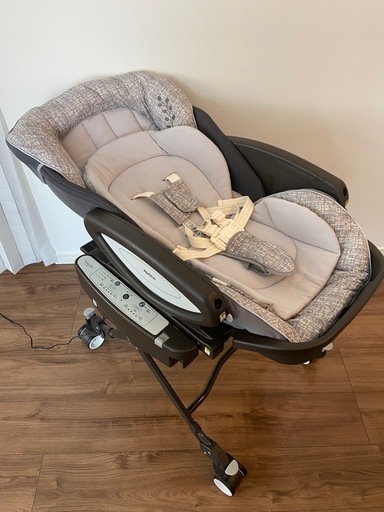 【美品】アップリカ ユラリズムオートライト(電動ハイローチェア)