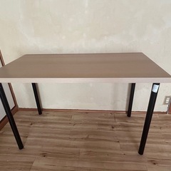 最終値下げ、早い者勝ち！送料込み　美品！IKEAデスク　60x120 120 60 デスク IKEAの中古が安い！激安で譲ります・無料で