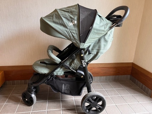 Joie(ジョイー)ベビーカーとベビーカーステップ