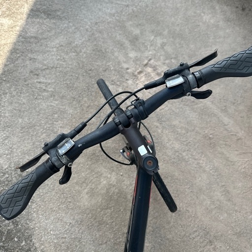 【定価9万 】【配達します】【空気入れ付】TREK FX3 DISC 2018年モデル