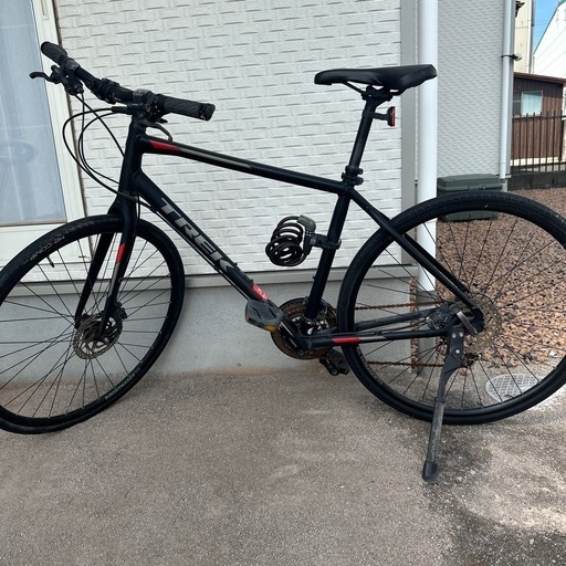 【定価9万 】【配達します】【空気入れ付】TREK FX3 DISC 2018年モデル