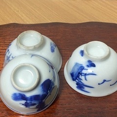 骨董品 茶器 インテリア コレクション 飾物 日本の陶芸  商品説明 サイズ約 口径5-5.6 高さ 2.7-3(cm) 3客 本体のみ 台を付けない   状態は画像にて確認、判断の上でご入札をお願いします。  この他にも多数出品しておりますので、是非御覧になって下さい。  A330 よろしくお願いしますの画像