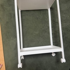 キャスター付きの台