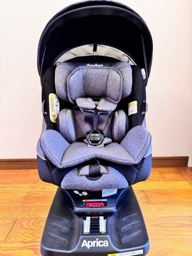 アプリカ　クルリラ　チャイルドシート