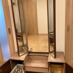 アンティーク鏡台の画像