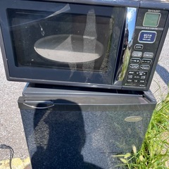 電子レンジと小型冷蔵庫
