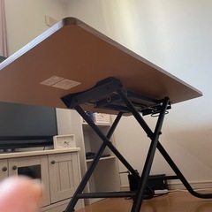 高さ調整可能テーブルの画像