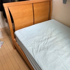 最終値下げ  ベッドフレーム シングル 
マットレス付