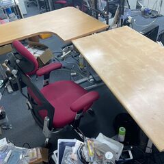 【無料】購入価格約7万円　パソコンデスク2つ　椅子（オフィスチェ...
