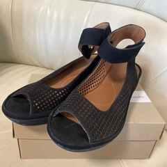 Clarks クラークス サンダル