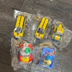 タカラトミー トミカ しまじろう2個 
ハローキティ