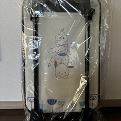新品未使用　サンリオキャラクターズ　キャリーケース　の画像