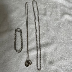 ネックレス、ブレスレット  
