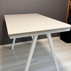 IKEA デスク　トロッテン