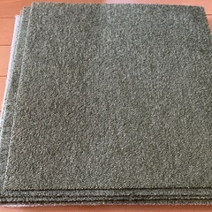 CAINZ  タイルカーペット50×50㌢12枚セット(中古品) の画像