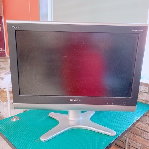 AQUOS液晶カラーテレビ中古