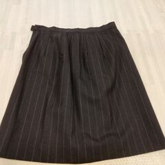 INED　スーツの画像